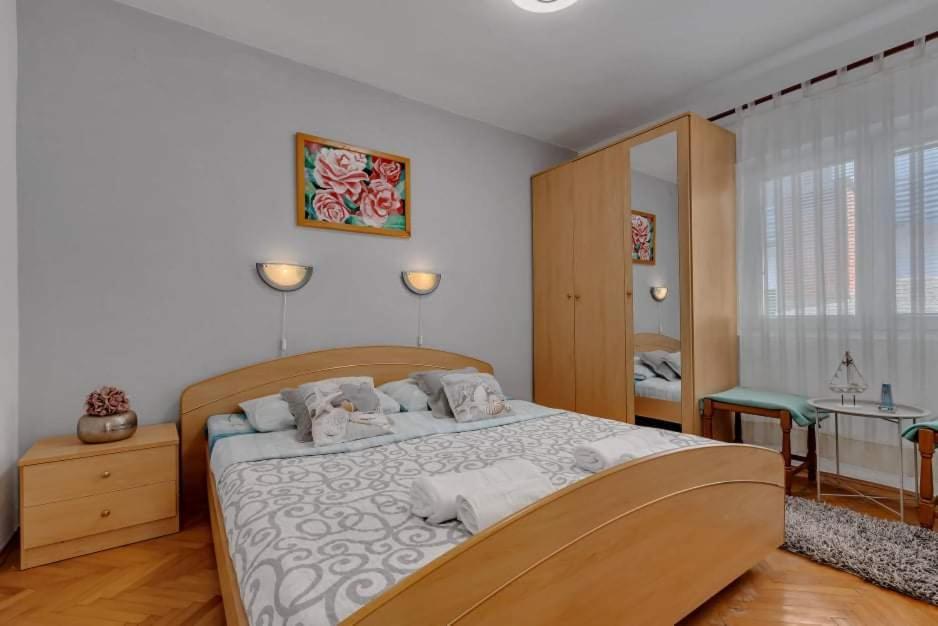 Apartments Rose Baska Voda Luaran gambar